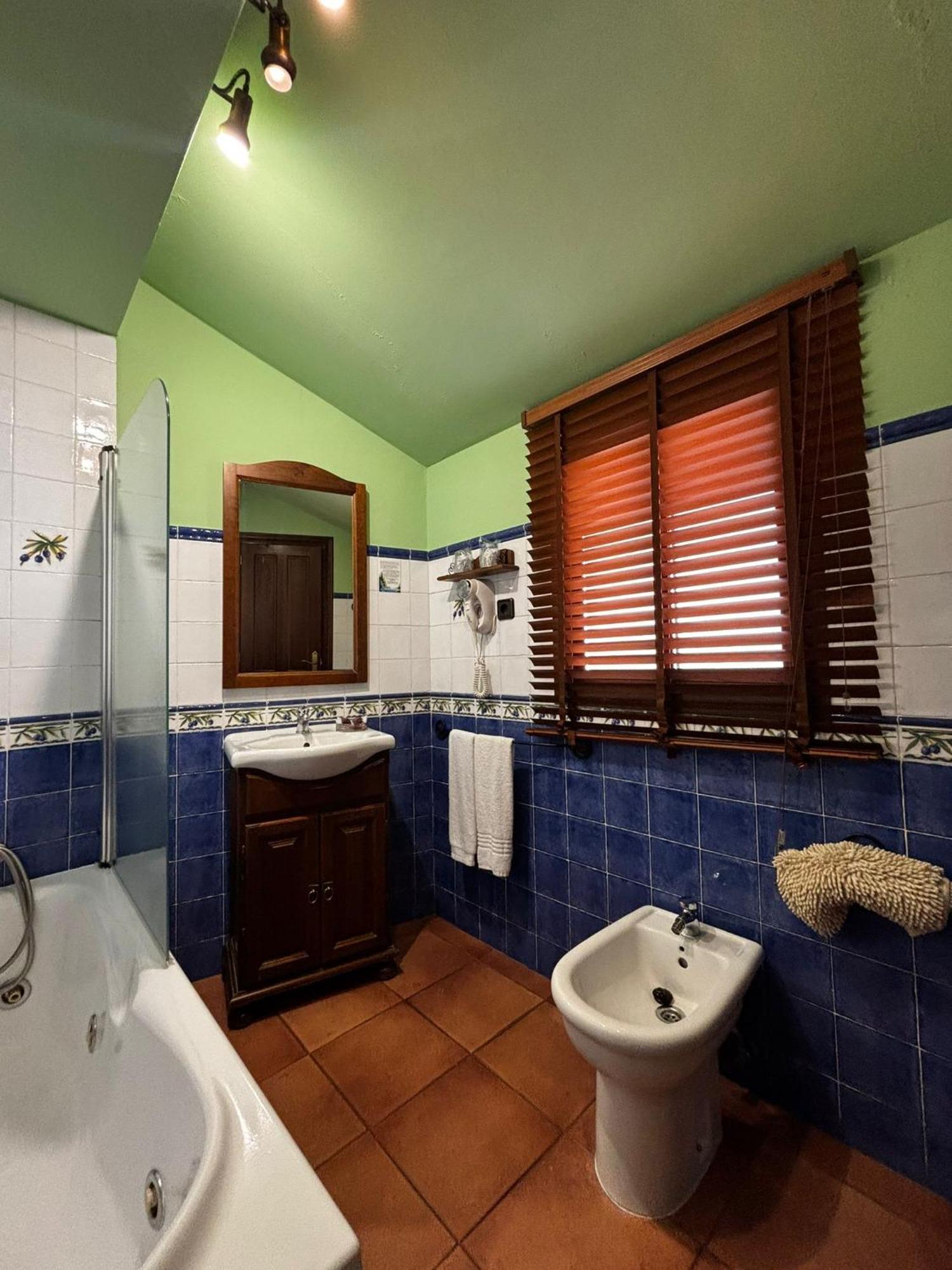 Hotel Baviera Linares  Exterior photo